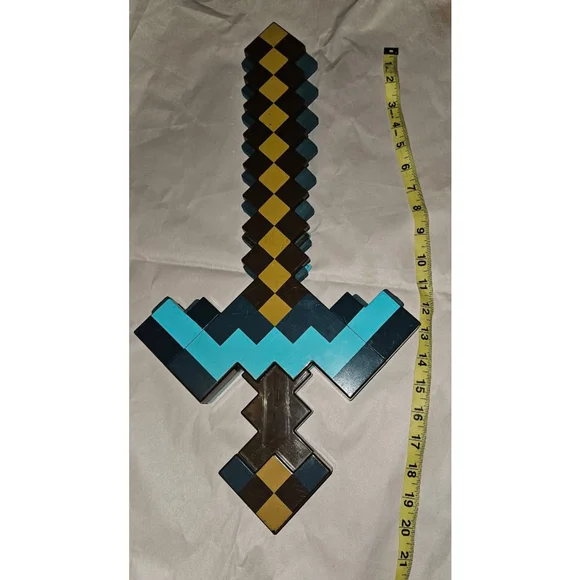 Mattel Minecraft Transforming Diamond Toy Sword Action Figure Toy Role Play - Picture 6 of 7